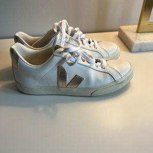 Veja Esplar Leather White Plantine - excellent used condition - gold- size 37/7